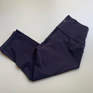Lululemon size 6 Capri Style Dark Blue
